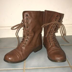 7 Bongo light brown combat ish boots